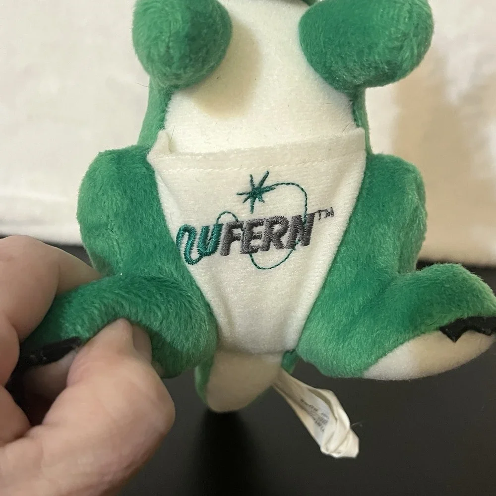 NUFERN Advertisement Plush Kangaroo Stuffed Animal Toy Curto Toys Green & White